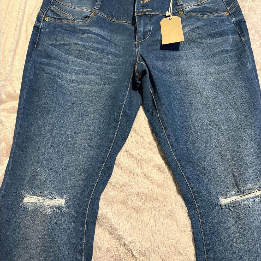 Rock & Republic Distressed Blue Boyfriend Jeans